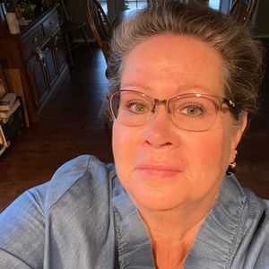 Meet your Posher, Suzanne